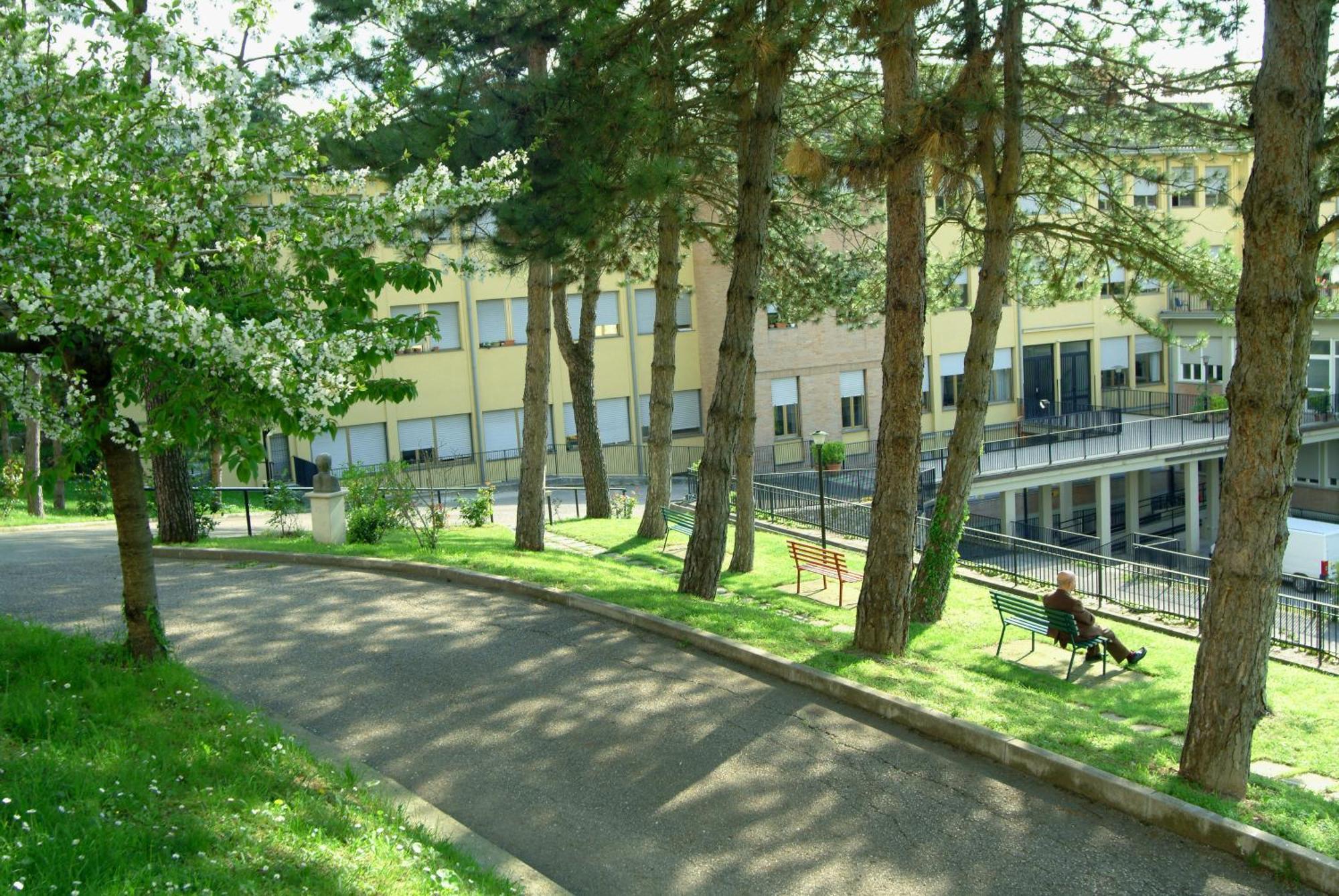 Casa Religiosa Di Ospitalita Nazareno Hotel Spoleto Exterior foto